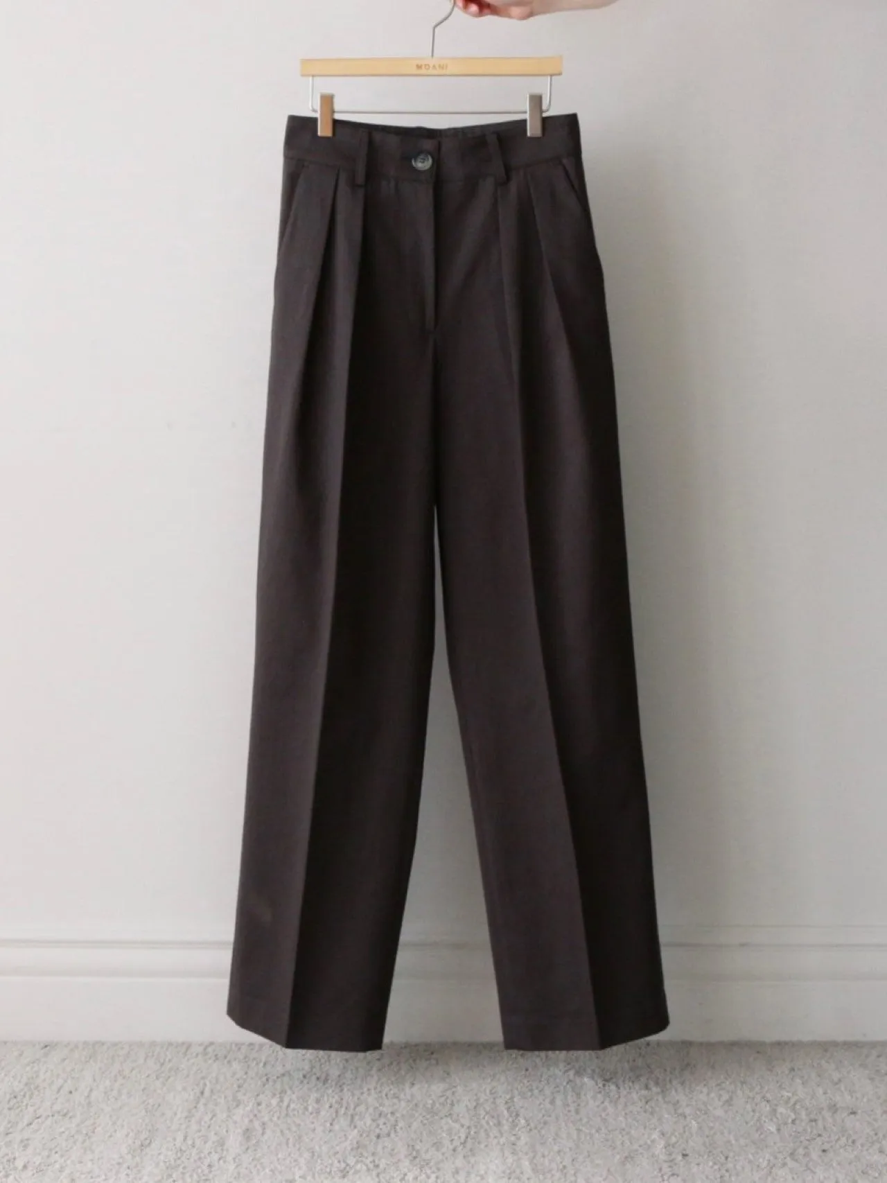 COTTON WIDE TWO PIN TUCK PANTS