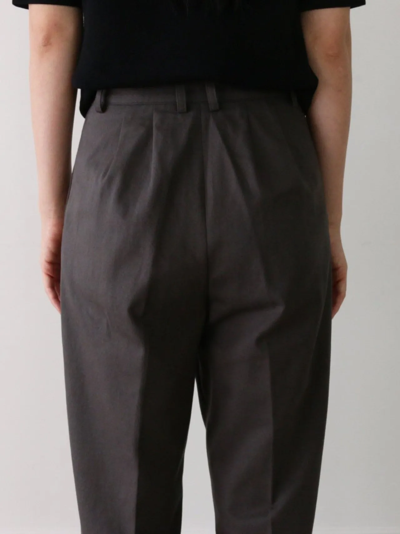 COTTON WIDE TWO PIN TUCK PANTS