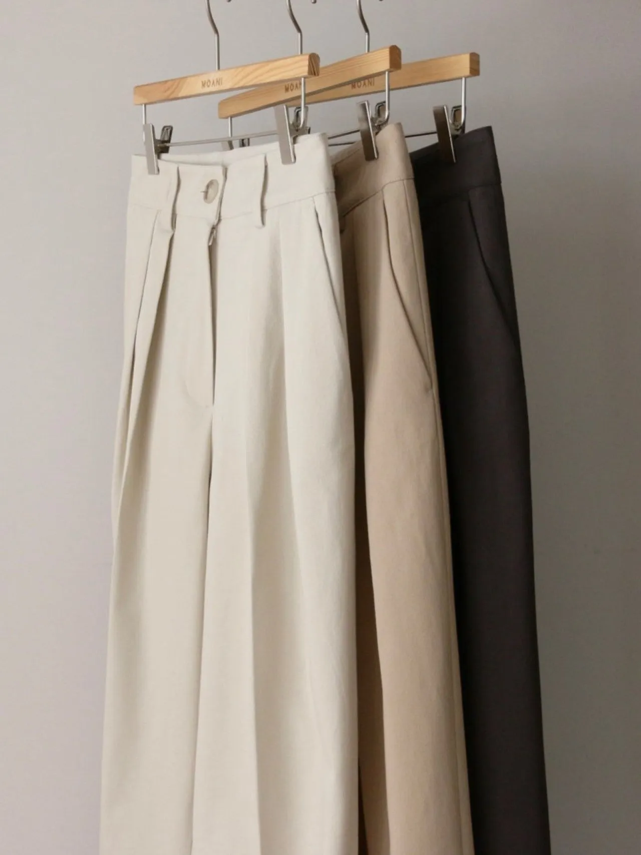 COTTON WIDE TWO PIN TUCK PANTS